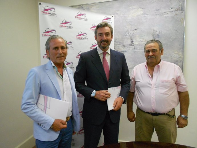 Fibes y las empresas Stydeco y Sanber firman acuerdo para Expojoven