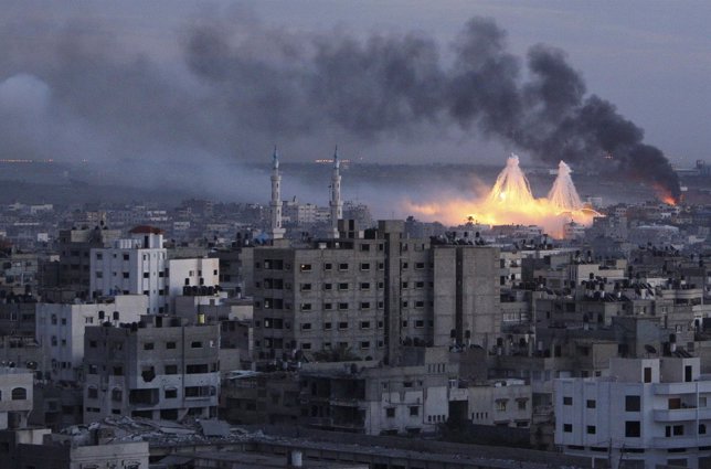 Dos bombas de fósforo blanco estallan en Gaza el 8 de enero de 2009