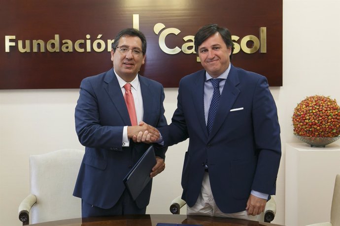  Antonio Pulido Y Marco Caracuz Tras La Renovación Del Convenio