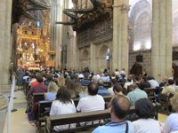 Una misa en la Catedral recuerda a las víctimas e implora el consuelo y la serenidad de las familias