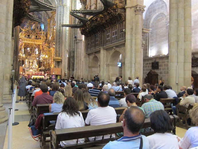 Misa en recuerdo a las víctimas de Angrois, en la Catedral de Santiago