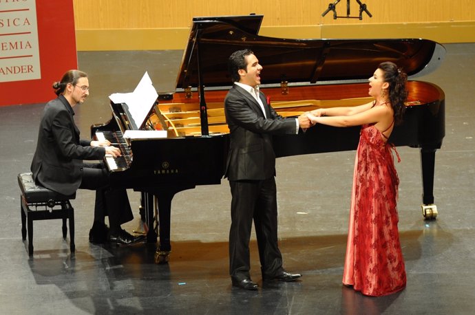 El tenor César Arrieta y la mezzosoprano Ana Moroz