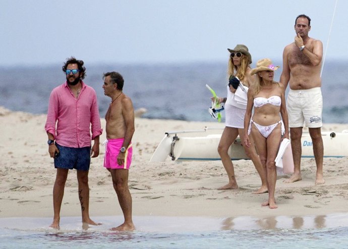 Chapuzones en familia para el 34 cumpleaños de Borja Thyssen