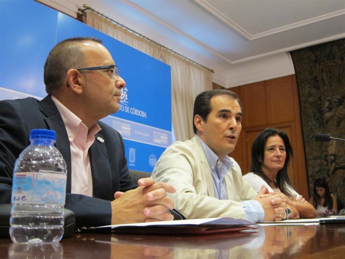 Nieto (centro), entre Agraz y Tamayo