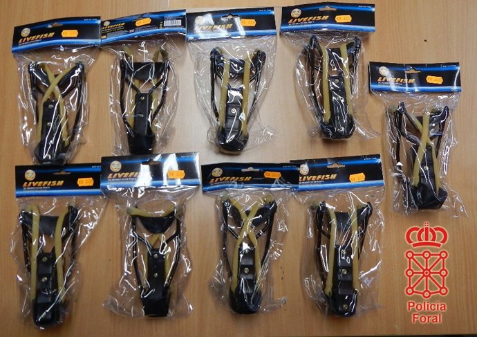 Parte de los tirachinas decomisados