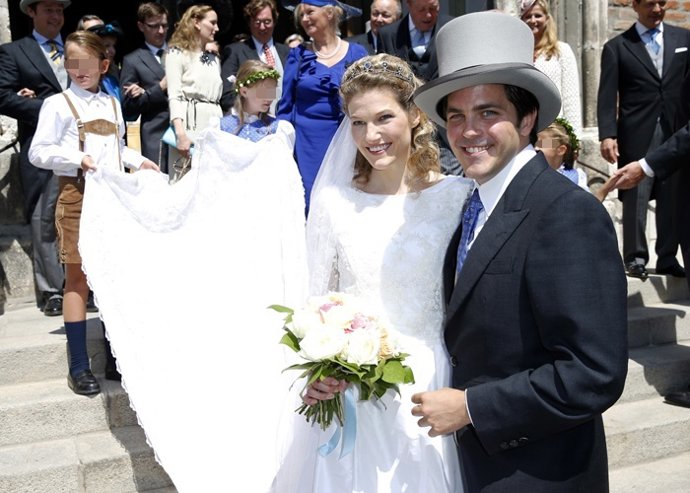 Francisco de Orleans, hijo de Beatriz de Orleans ya se ha casado