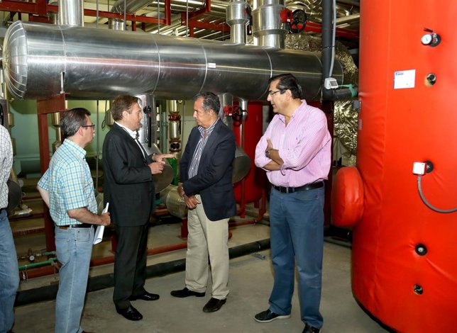 El consejero de Economía y Hacienda visita la ciudad deportiva Valdelasfuentes