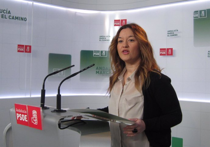 Verónica Pérez, en una rueda de prensa en Sevilla
