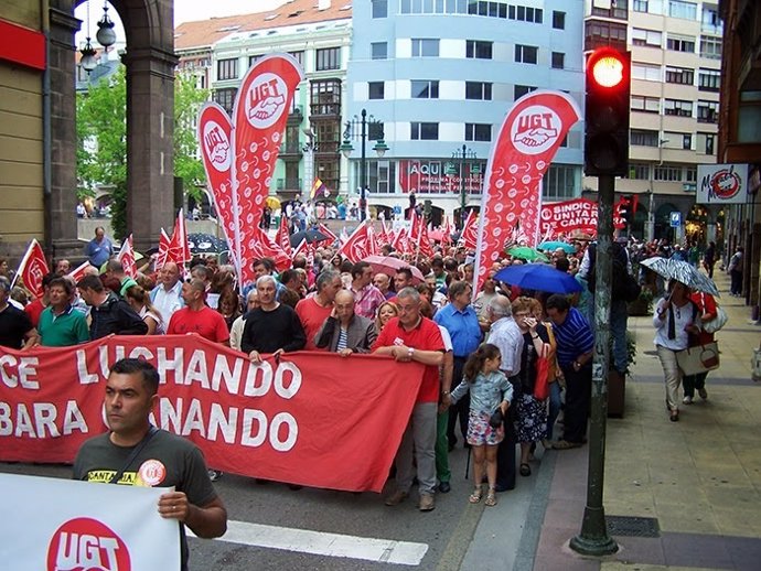 Los trabajadores de Sniace en la manifestación del 18 de julio