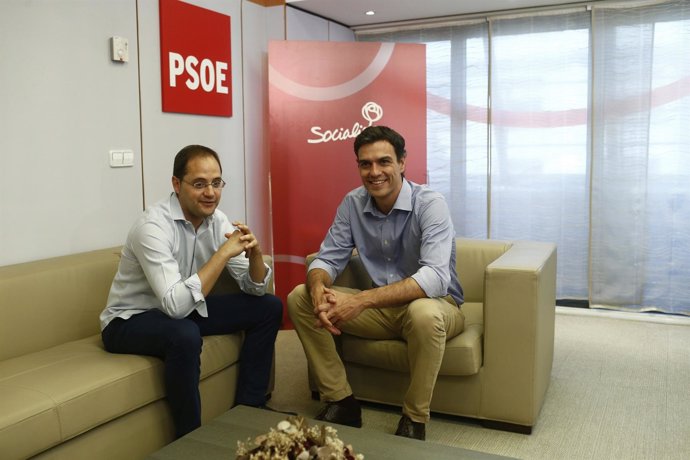 César Luena y Pedro Sánchez