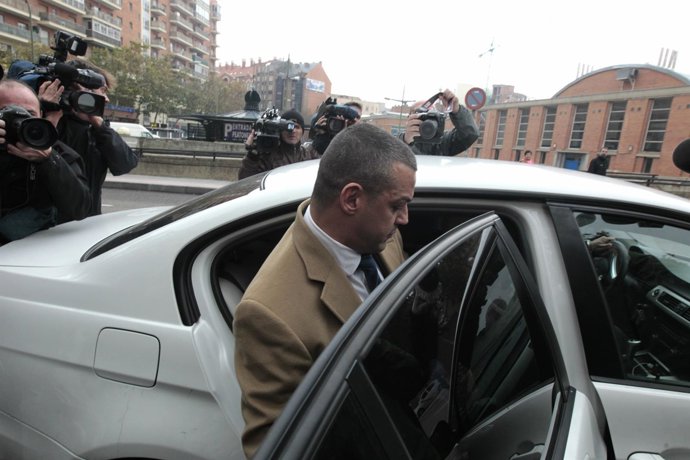 Miguel Ángel Flores