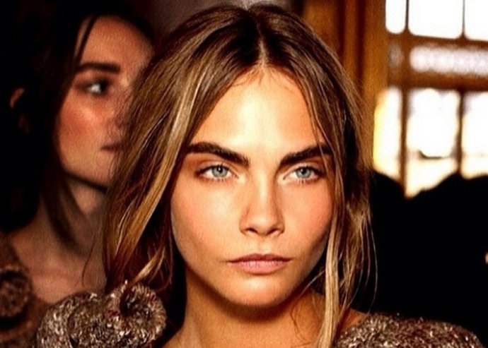 Los padres de Cara Delevingne le invitan a emanciparse