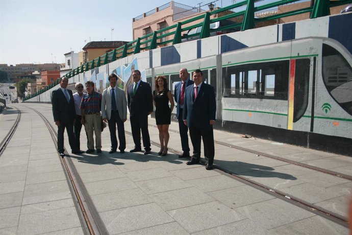 Presidente de la CES, en la visita a las obras del tranvía de Alcalá de Guadaíra