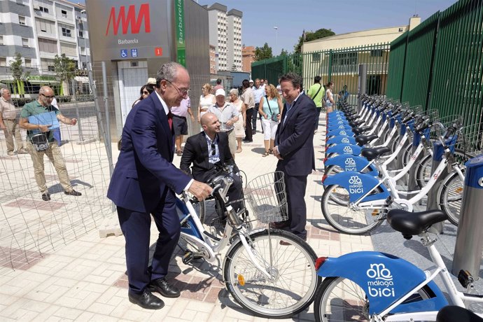 Alcalde de Málaga, De la Torre, con el servicio de préstamo de bicicletas