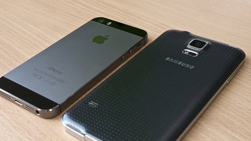 IPhone 5 y Samsung Galaxy S5