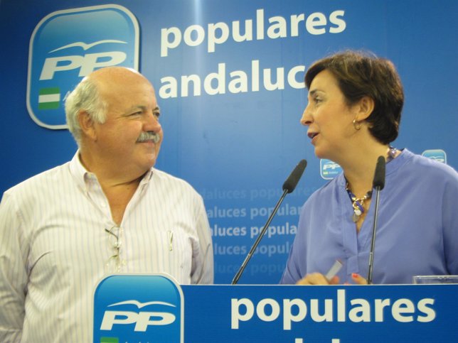 Jesús Aguirre y Ana María Corredera, hoy en rueda de prensa