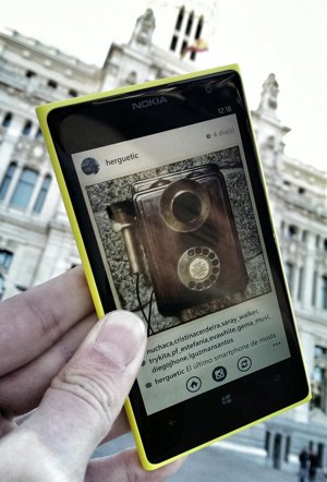 Smartphone Nokia Lumia 1020 con Windows Phone Instagram