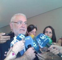 Fabra admite que la situación de Cotino "no es agradable" pero insta a esperar a que la justicia se pronuncie