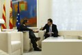 Rajoy y Mas comentan sus planes para las vacaciones al inicio de la reunión en La Moncloa