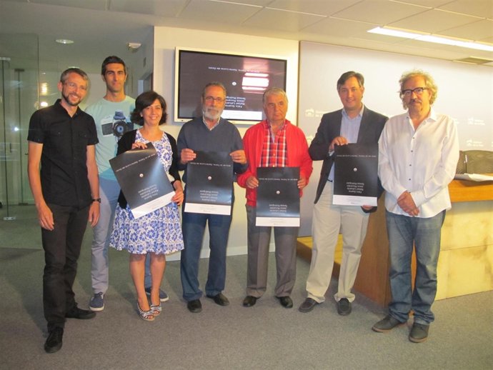 Los participantes en la muestra, durante la presentación