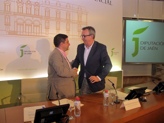Firma de convenio entre la Diputación y la Asociación de la Prensa de Jaén