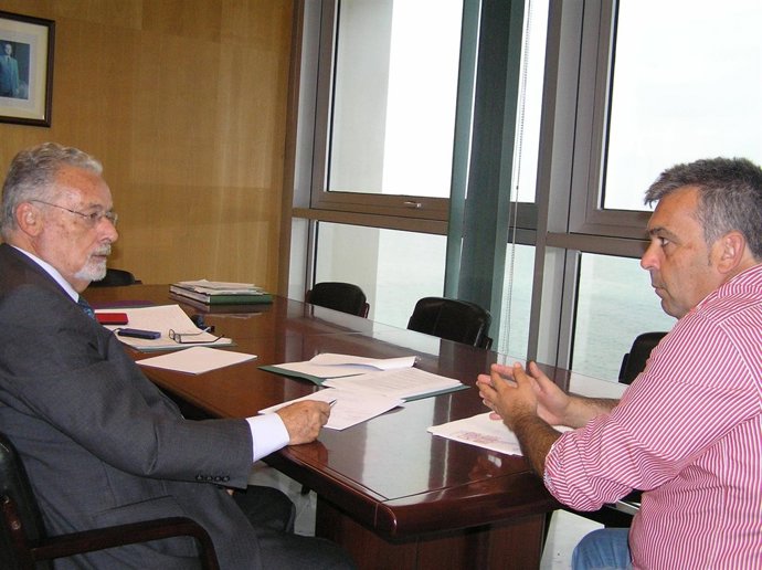 La Junta informa a Maeztu de la adjudicación de viviendas en Santa Clara