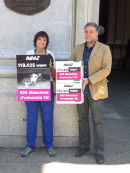 Rosa Montero y el director de Campañas de Avaaz, Luis Morago.