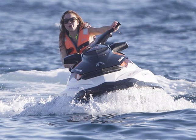 Lindsay Lohan disfrutsa Ibiza