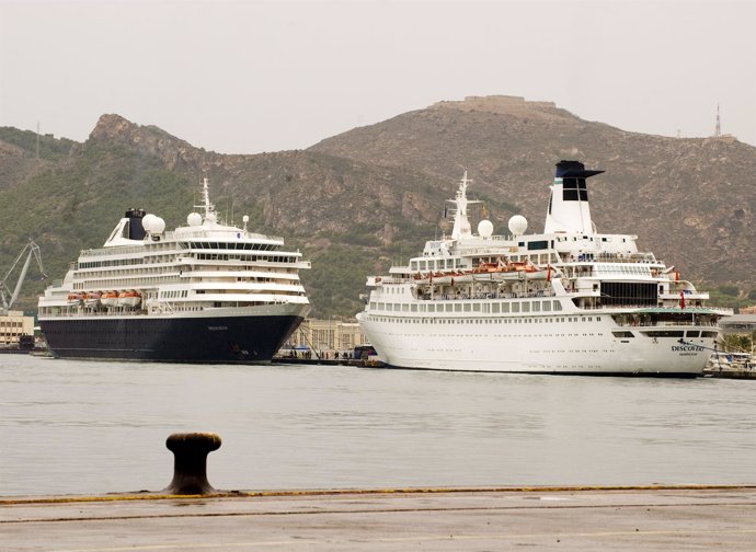 Cruceros en el puerto de Cartagena