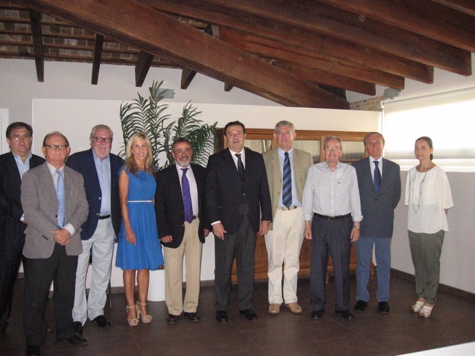 Empresarios valencianos y miembros del grupo parlamentario del PP 