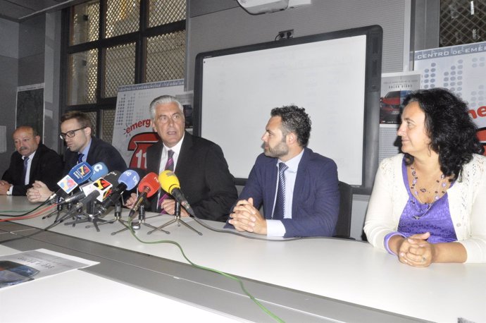 El consejero Antonio Suárez presenta la nueva campaña de seguridad vial.