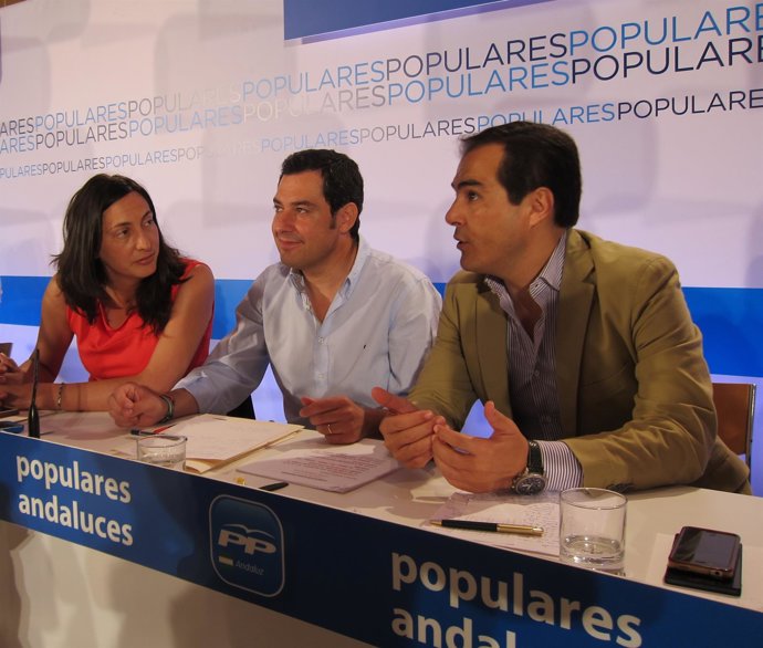 Moreno (centro), entre López y Nieto