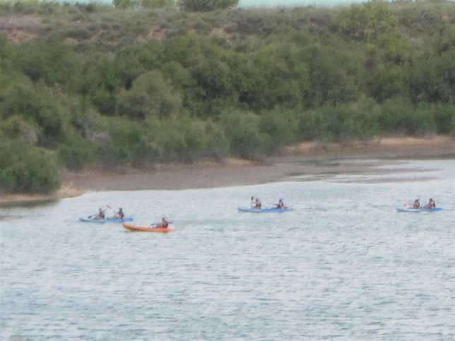 Piraguas en el río Ebro