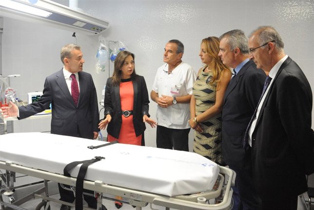 Paulino Rivero en una de las salas del nuevo servicio de urgencias