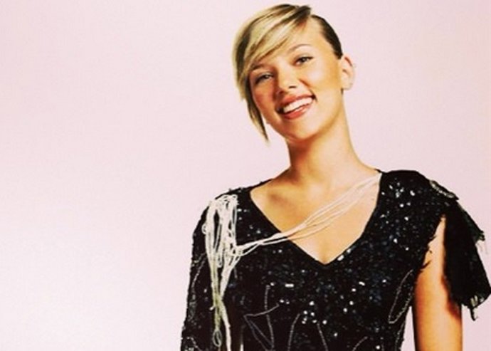 Scalett johansson corte pixie preparativos boda y embarazada