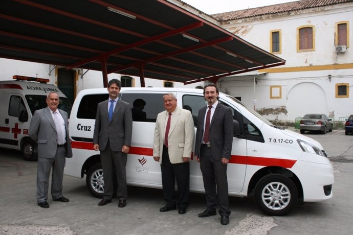 Vehículo donado a Cruz Roja