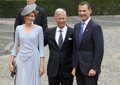 Felipe VI conversa con los Duques de Cambridge en los actos del centenario de la IGM