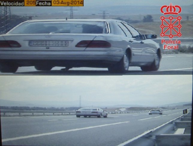 El vehículo circulaba a 205 km/h 