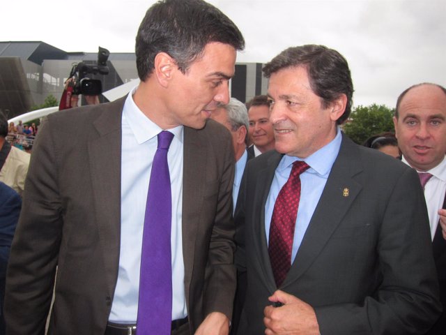 Pedro Sánchez y Javier Fernández en la Feria Internacional de Muestras de Gijón