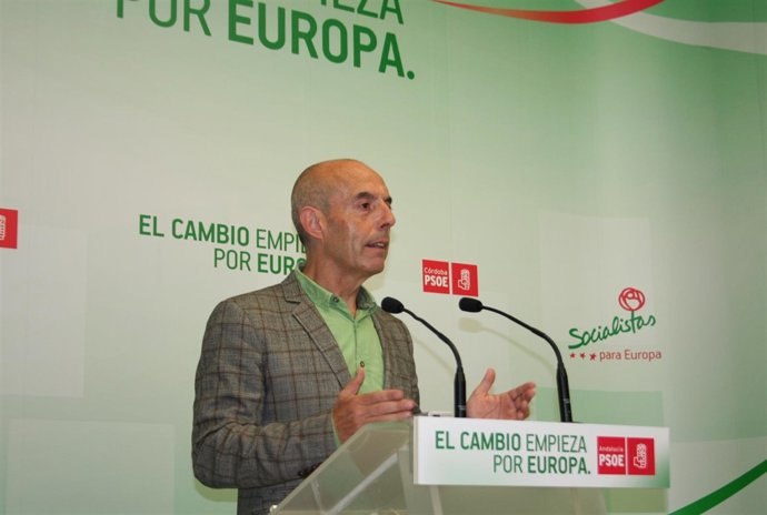 Antonio Hurtado en la sede del PSOE de Córdoba