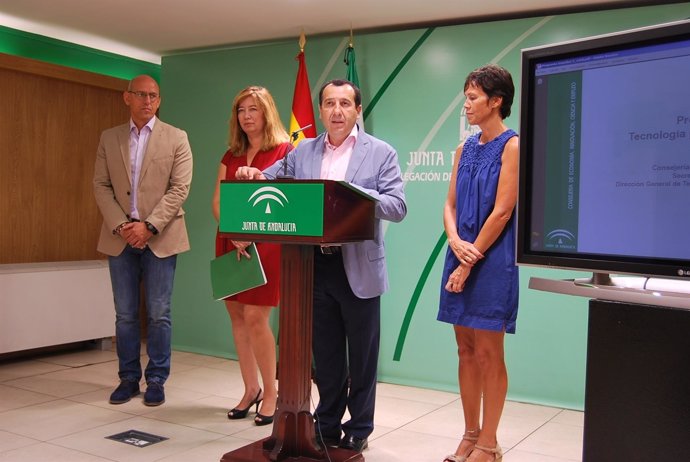 Ruiz Espejo junto a Radío y Rueda presentan ImpulsaT