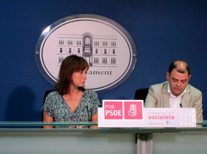 Conxa Obrador y Cosme Bonet en rueda de prensa