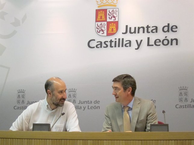 El director general de Medio Natural, José Ángel Arranz, a la derecha de la foto