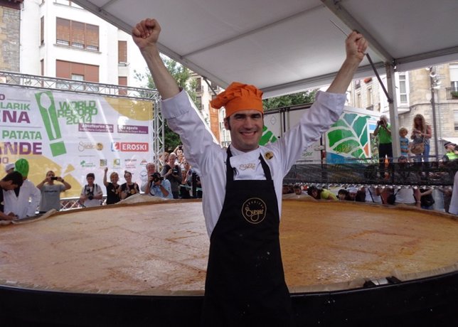 Vitoria obtiene el récord Guinnes a la tortilla de patata más grande del mundo