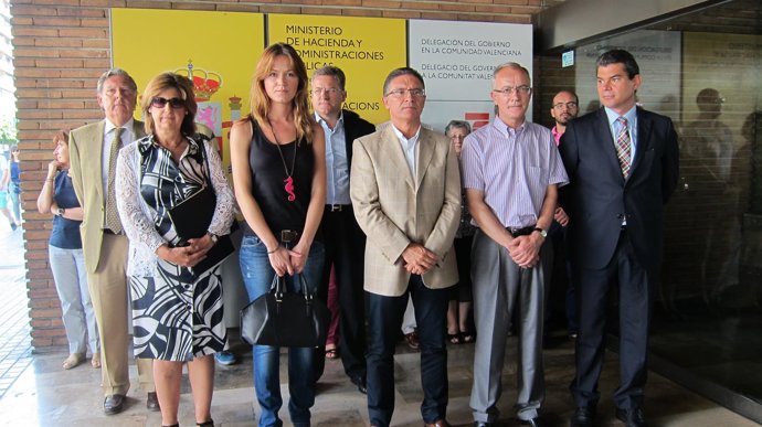 Cinco minutos de silencio por el caso de violencia de género de Orihuela