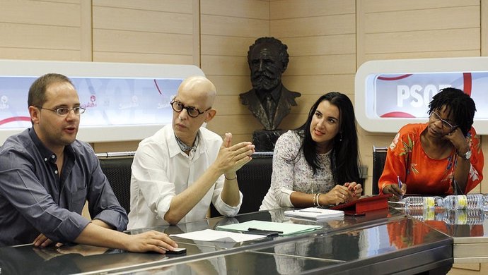 Zerolo y Luena, en la reunión en Ferraz con movimientos sociales