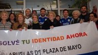 Futbolistas de la selección argentina celebran la recuperación de un nieto de Abuelas de Plaza de Mayo