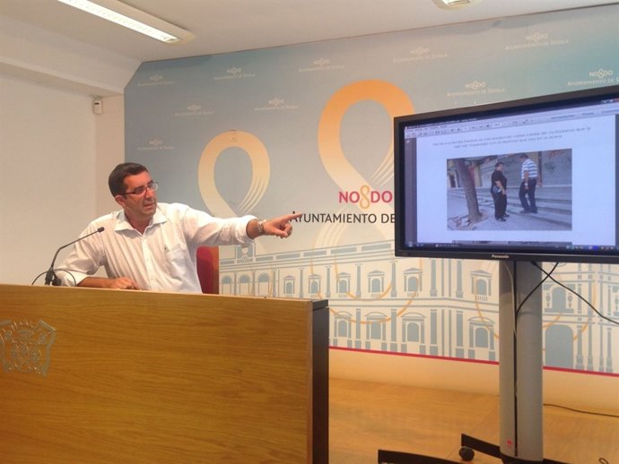 El concejal del PSOE en el Ayuntamiento de Sevilla, Miguel Bazaga