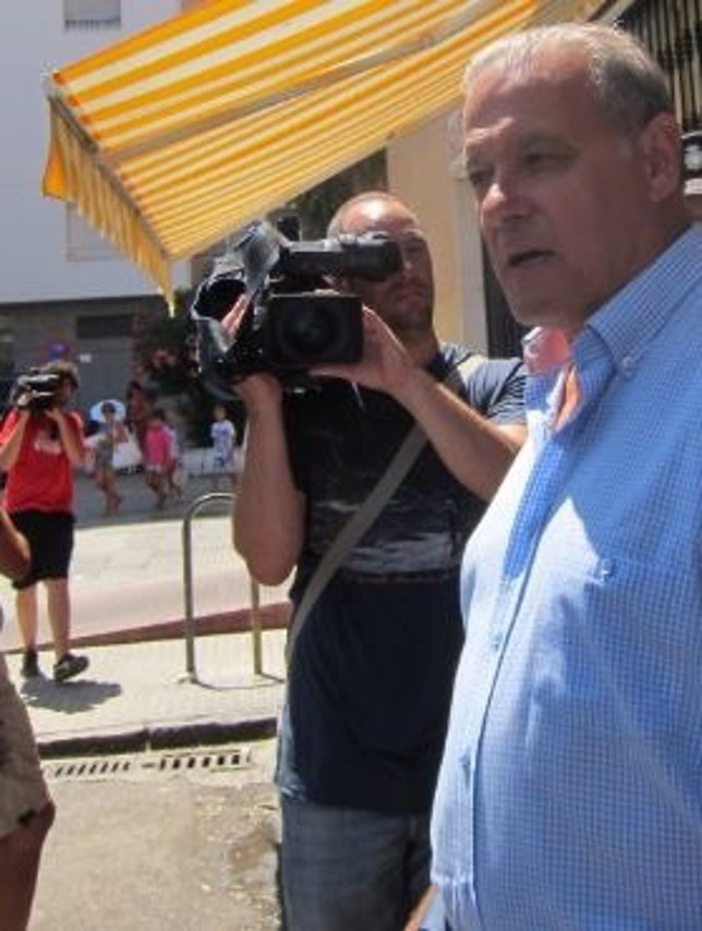 El exconsejero Ángel Ojeda a la salida de los juzgados en Cádiz