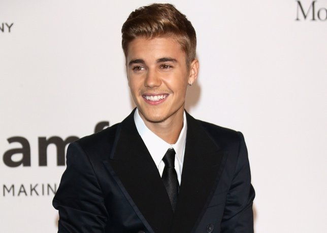   Justin Bieber Attends Amfars 21St Cinema Again
